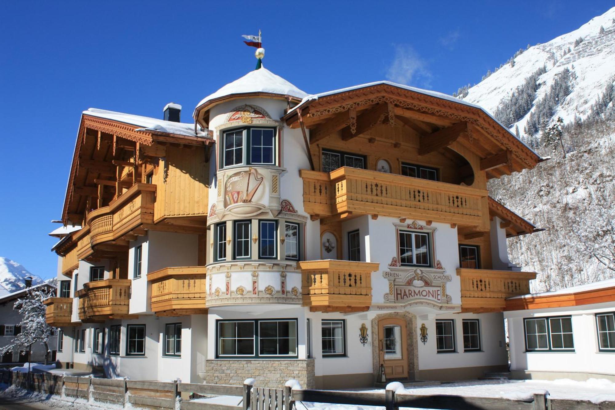 Hotel Ferienschloessl Harmonie Holzgau Exterior foto