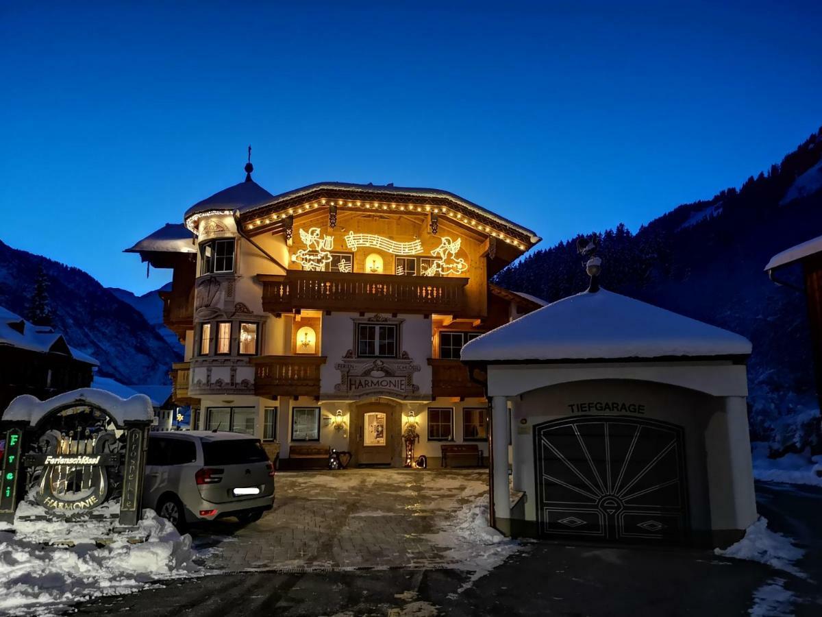 Hotel Ferienschloessl Harmonie Holzgau Exterior foto